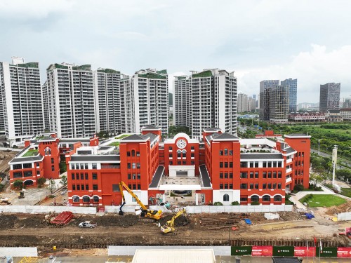 The Macau New Neighbourhood (MNN) project in Hengqin has entered the key stage of inspection, as landscaping and road works are currently being carried out.